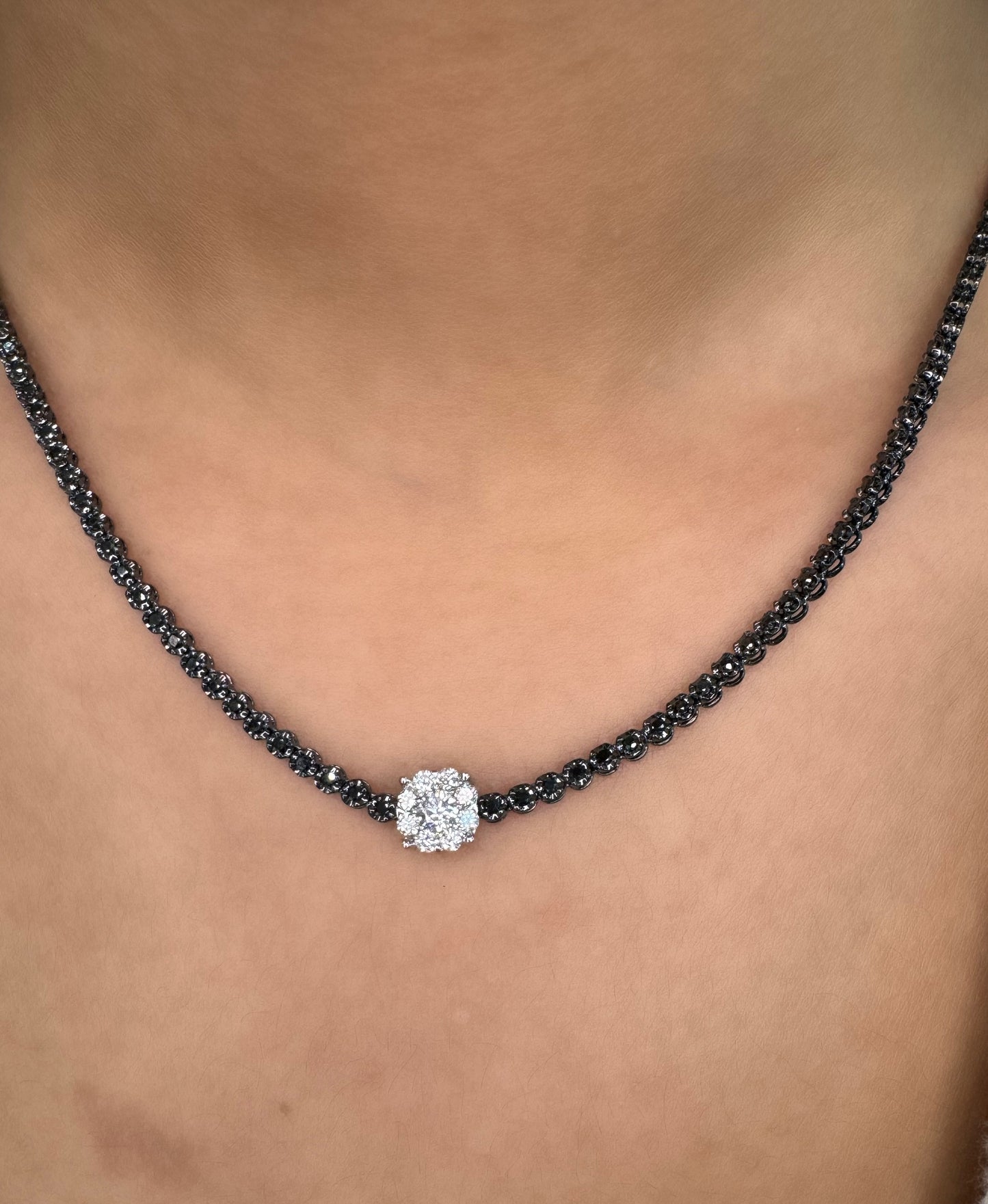 Black Diamond Tennis with White Diamond Cluster Station