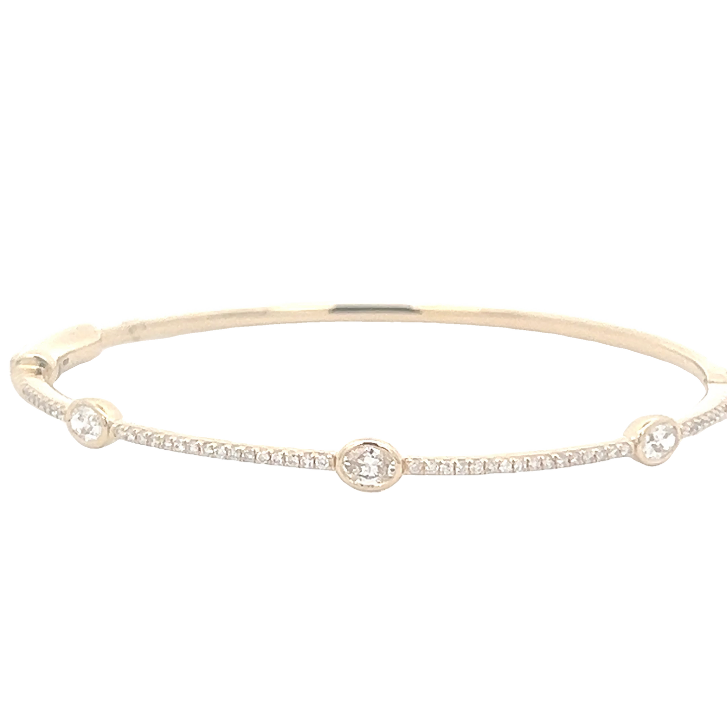 Top Bangle Bracelet With Round and Oval Shape Diamonds