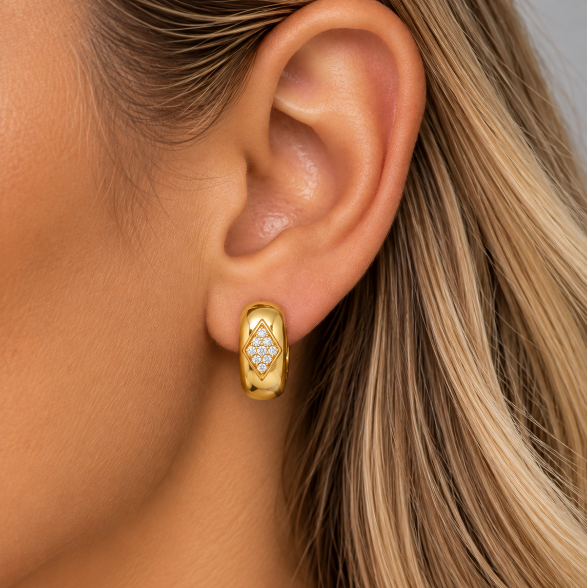 18Kt Chunky Diamond Huggy Earrings