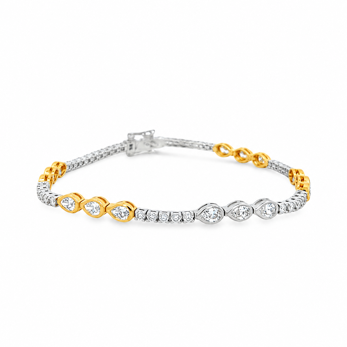 W&Y 18Kt Pear Diamond Tennis Bracelet