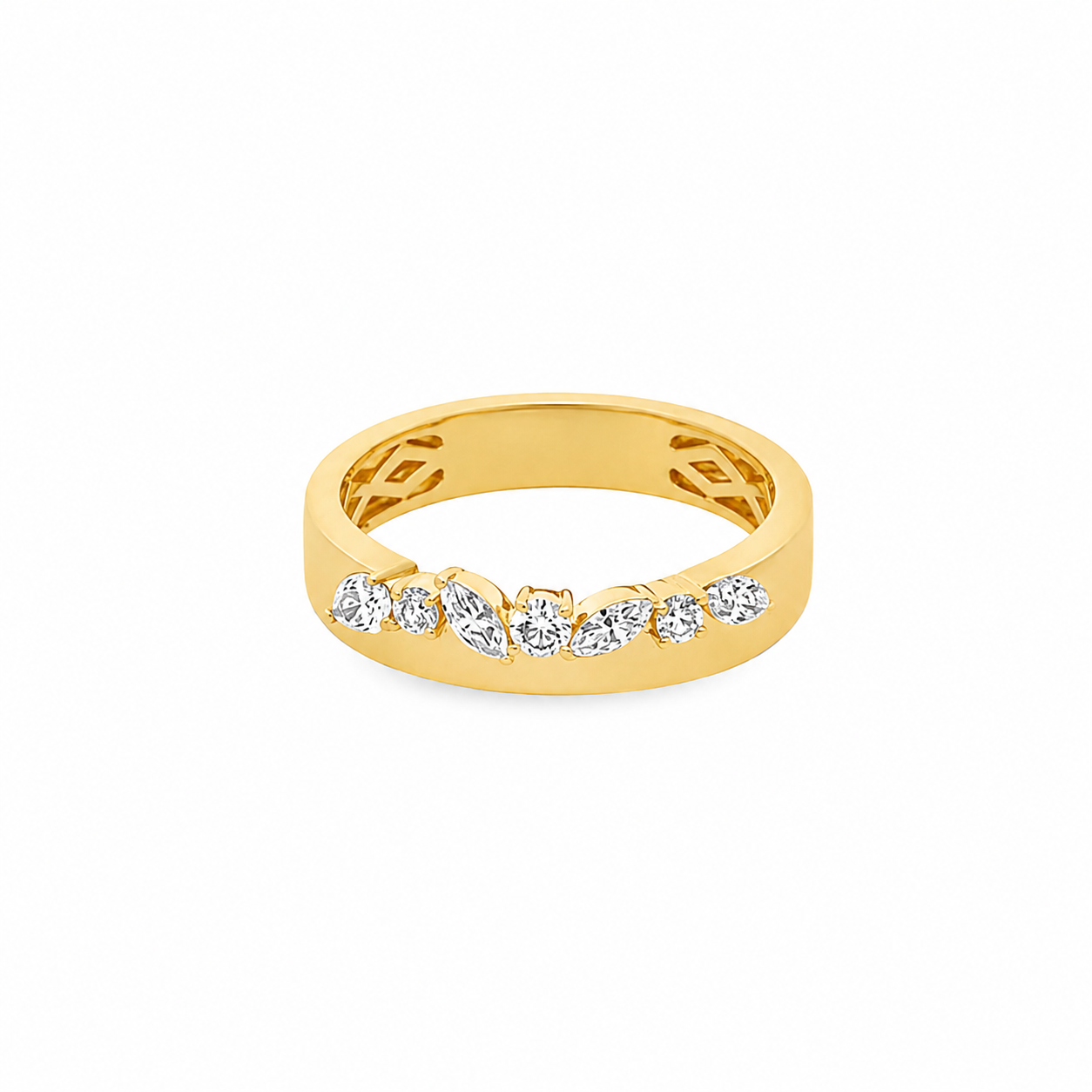 18Kt Yellow Gold Fashion Ring With Various Diamond Shapes