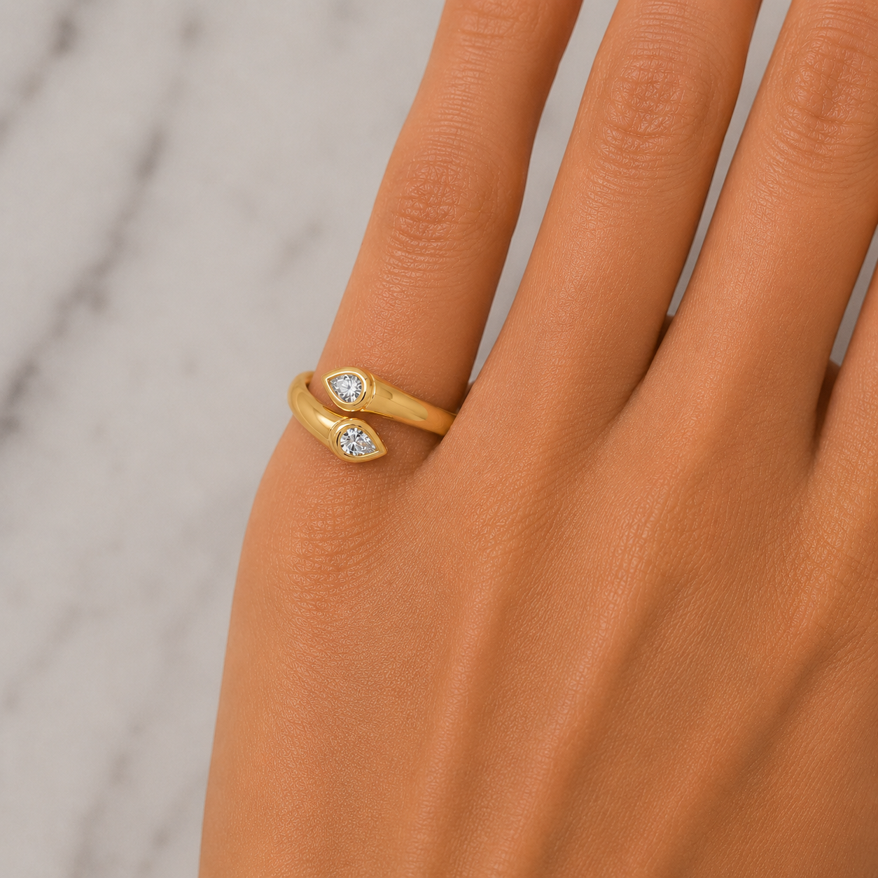 18 Kt Fashion Ring With Pear Diamonds