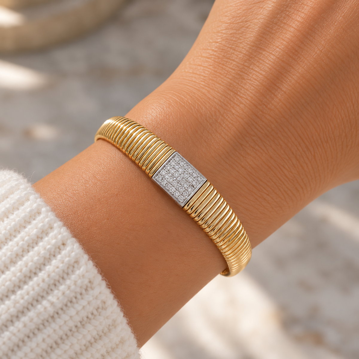 18Kt Gooseneck Diamond Bracelet