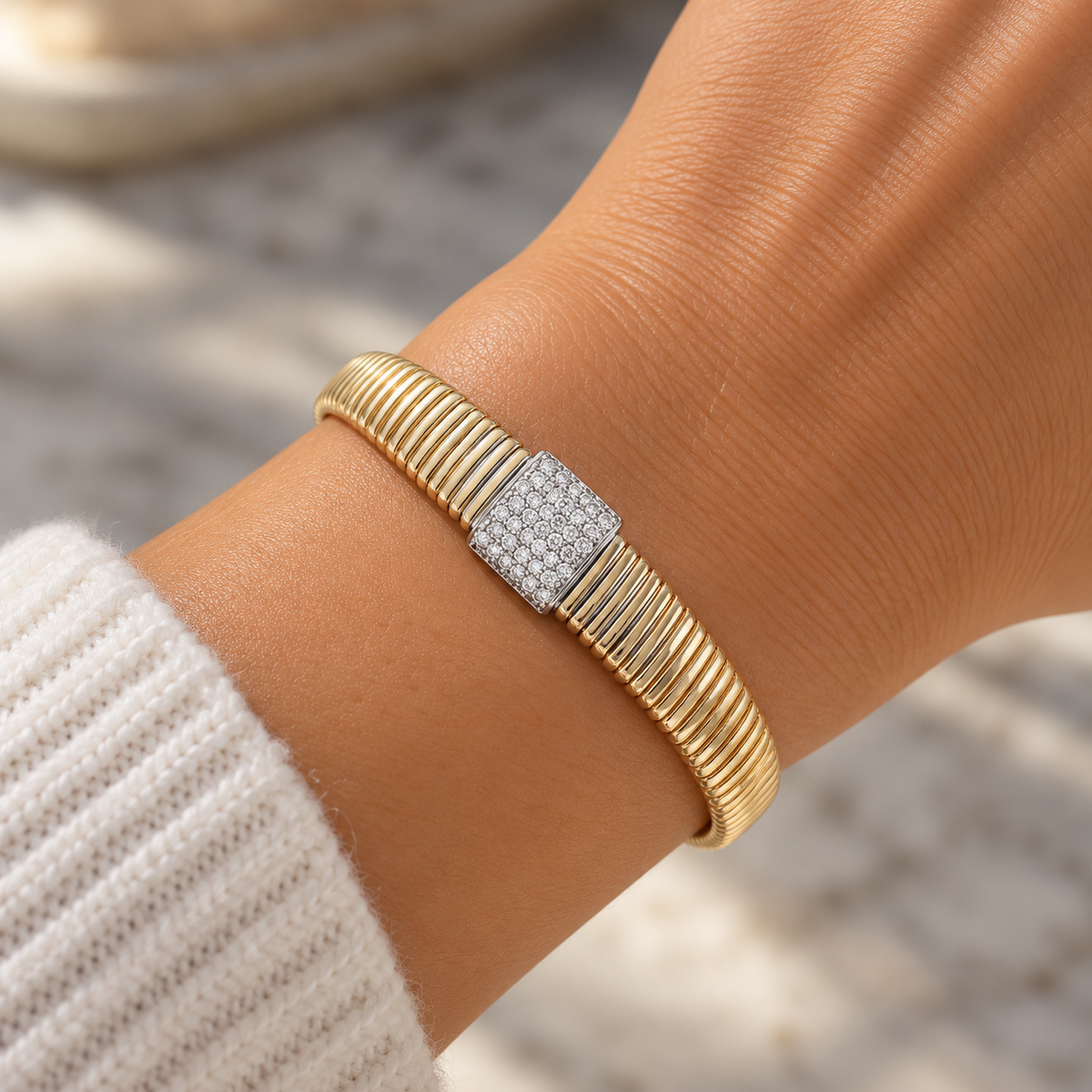 18Kt Gooseneck Diamond Bracelet