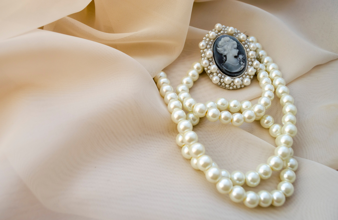 Exploring the World of Art Deco Jewelry: Glamour, Sophistication, and Style