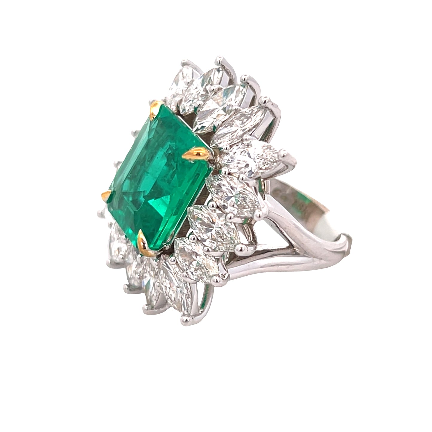 Emerald Fashion Ring with Marquise Diamonds