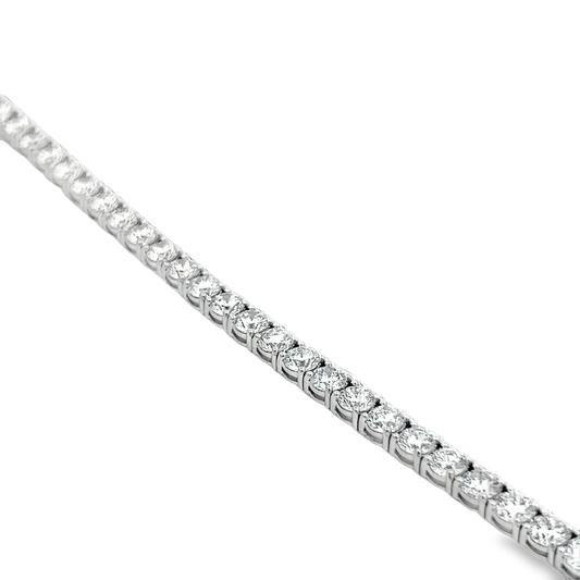 Tennis Bracelet with Round Diamonds