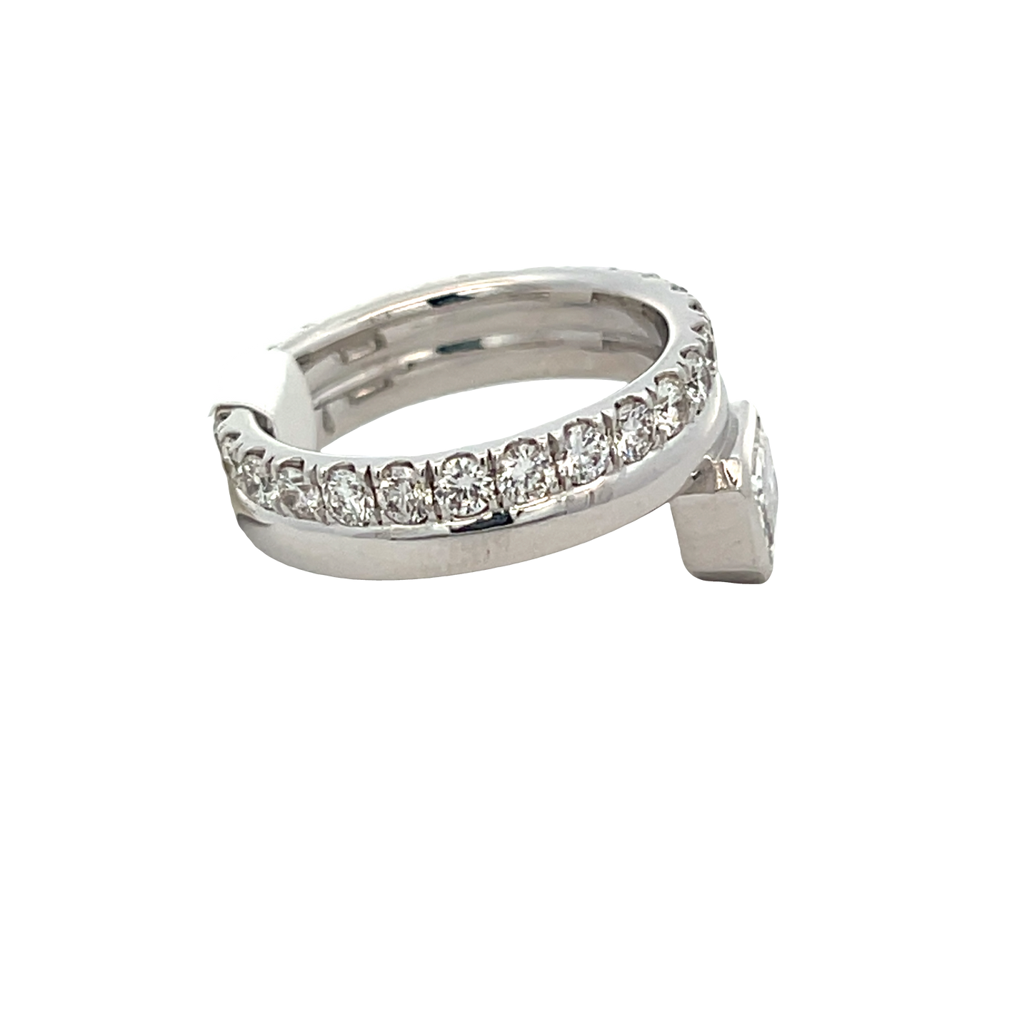 White Bezeled Emerald Fashion Ring