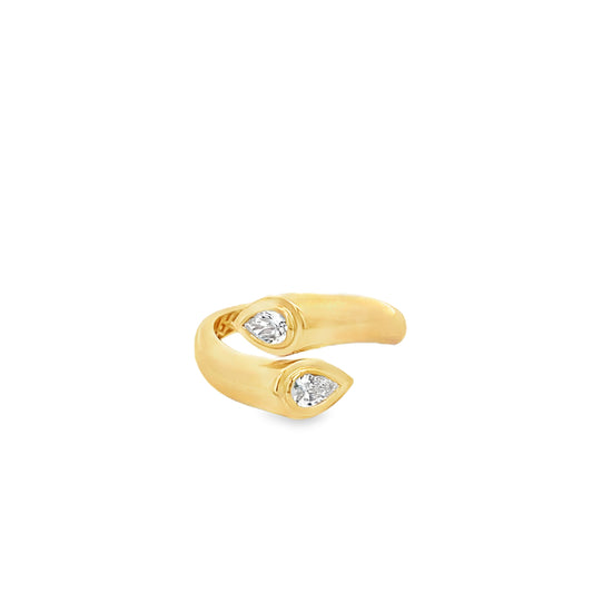 18 Kt Fashion Ring With Pear Diamonds