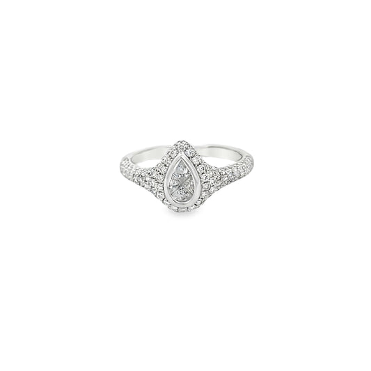 18Kt White Gold Pear Shape Fashion Ring