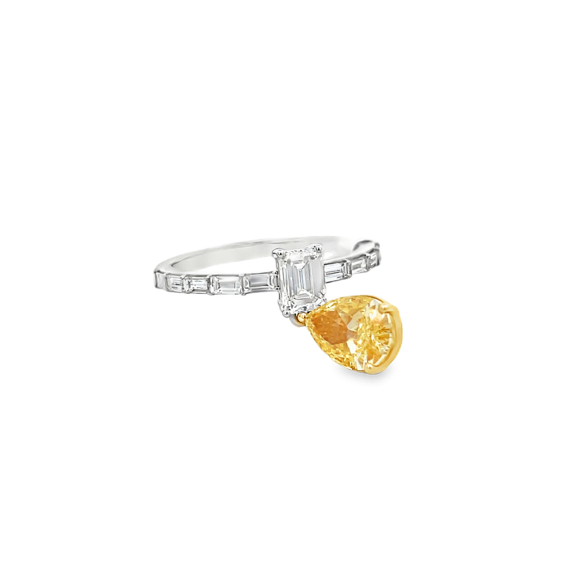 14Kt Emerald & Yellow Pear Diamond Fashion Ring