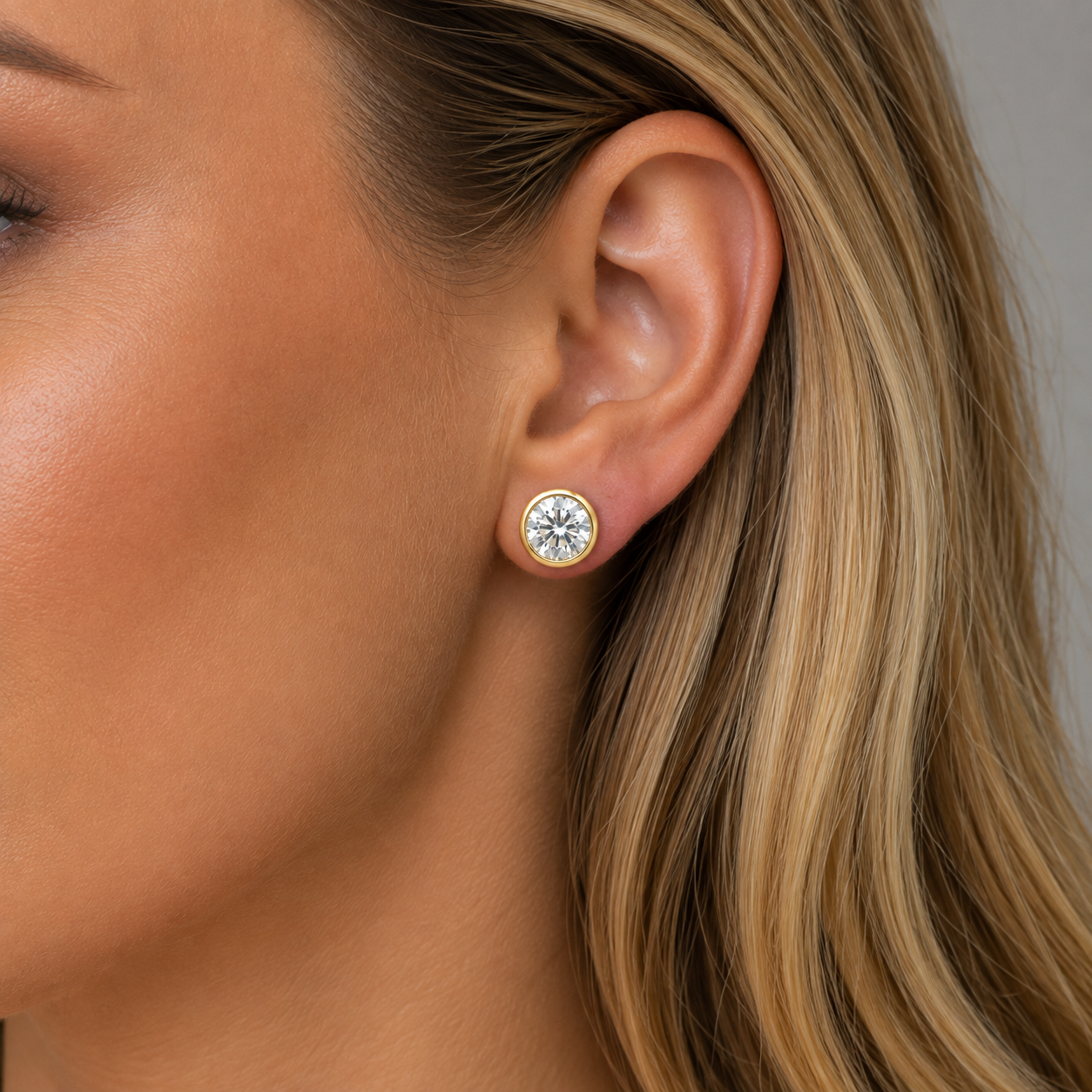 14Kt YG Diamond Bezeled Stud Earrings