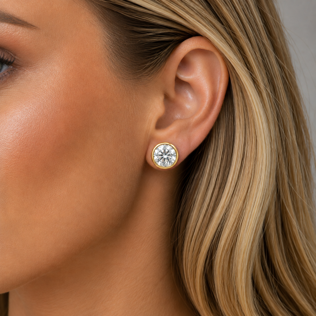 14Kt YG Diamond Bezeled Stud Earrings