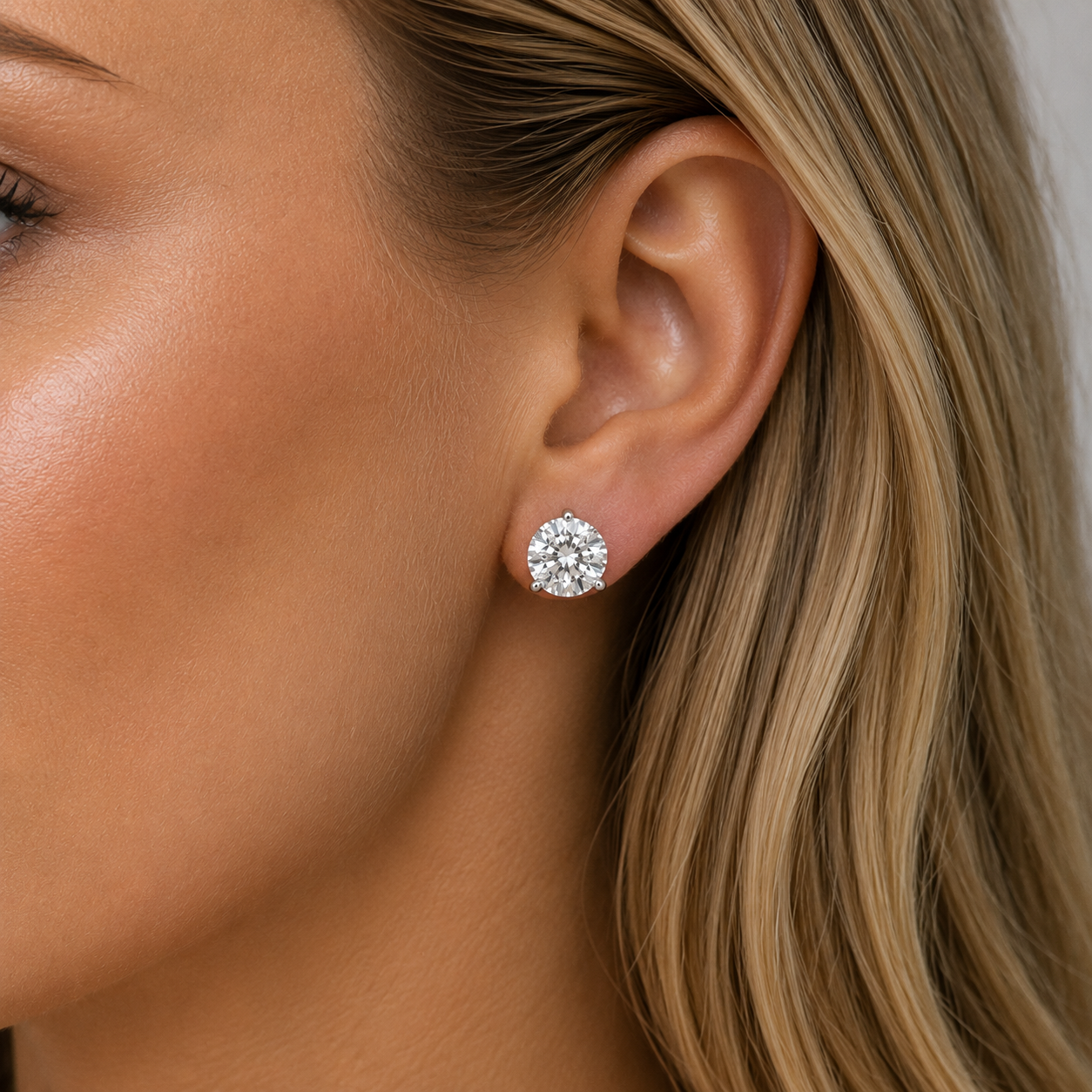 14Kt WG Diamond Stud Earrings