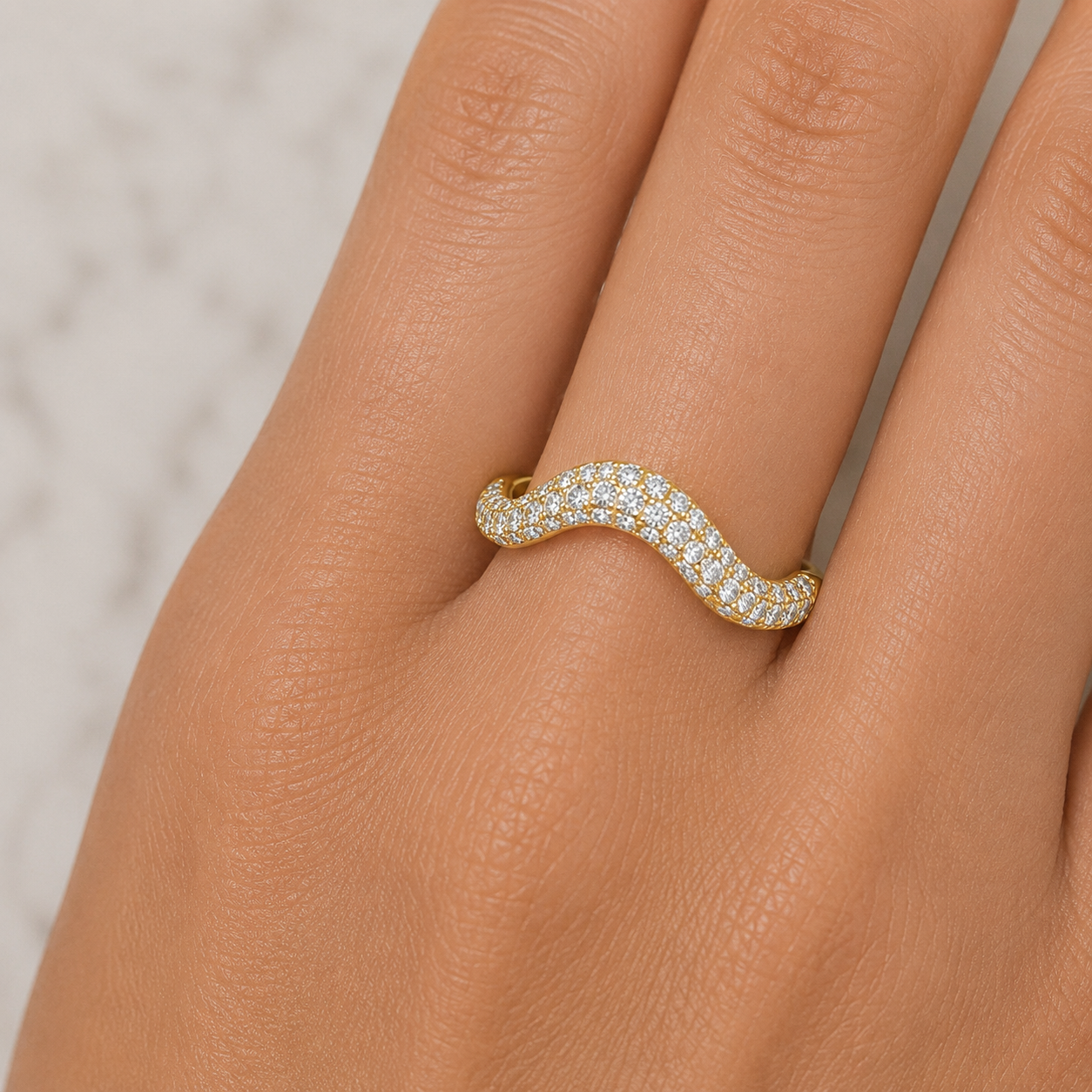 18Kt Yellow Gold Fashion Ring With Round Diamonds