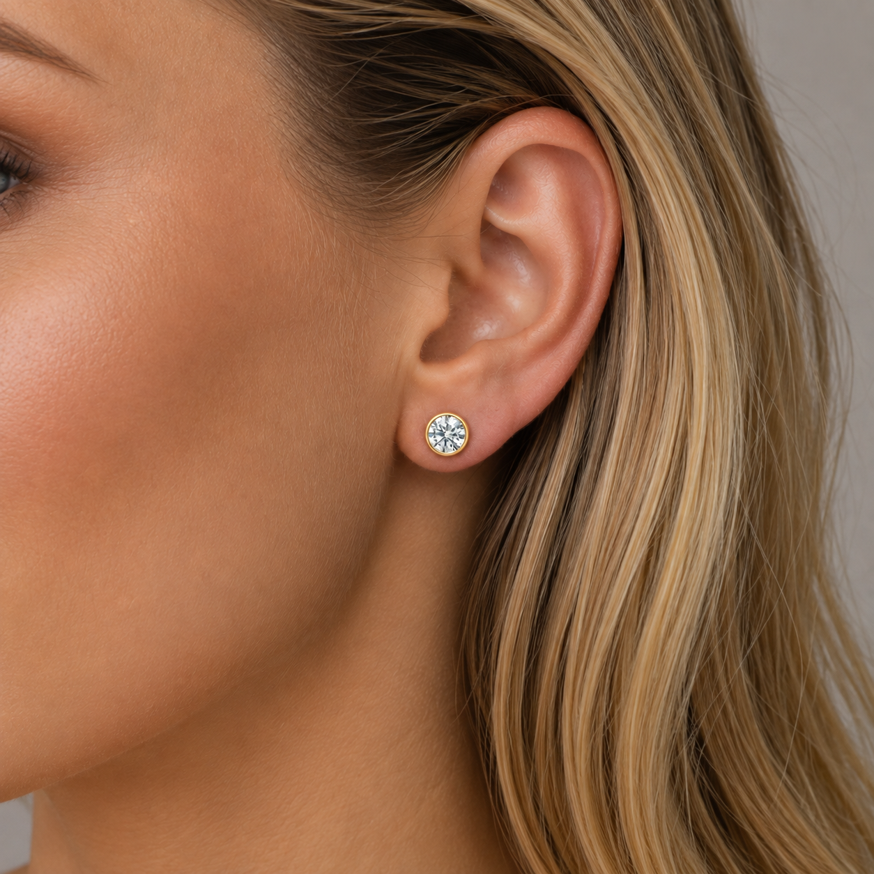 14Kt YG Diamond Bezeled Stud Earrings