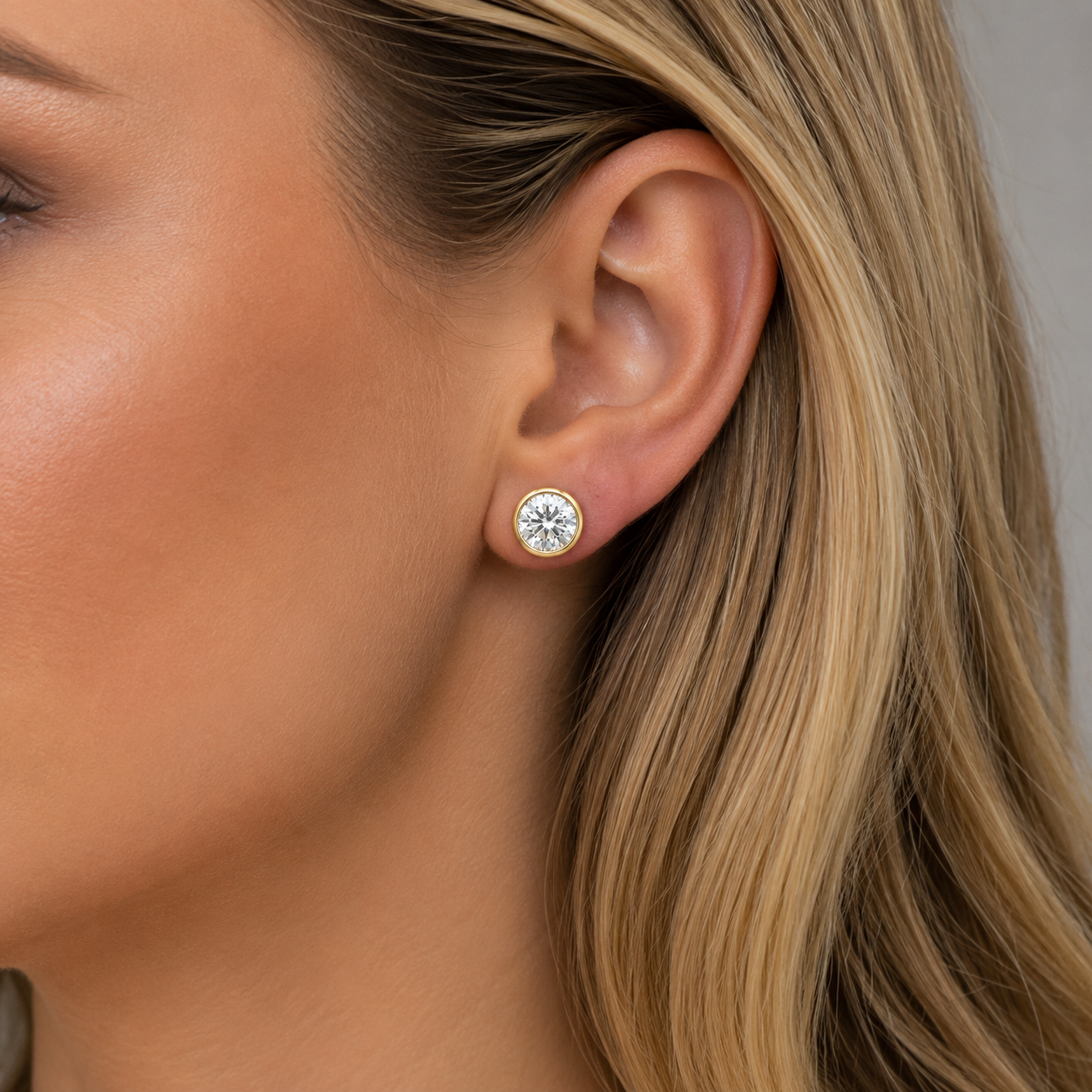 14Kt YG Diamond Bezeled Stud Earrings