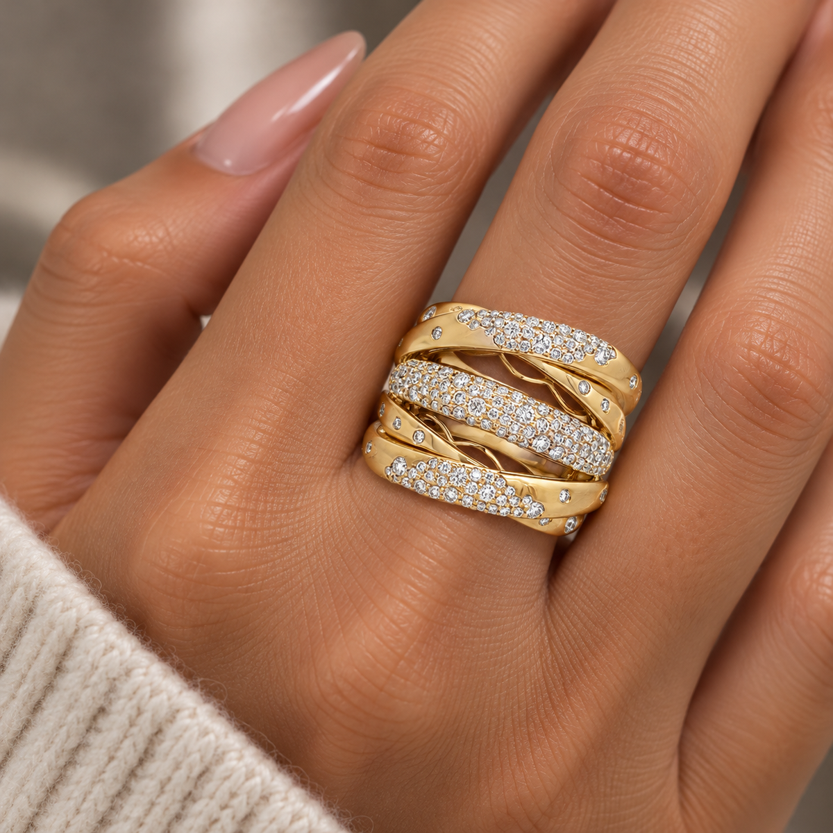 18Kt 5 Row Diamond Fashion Ring