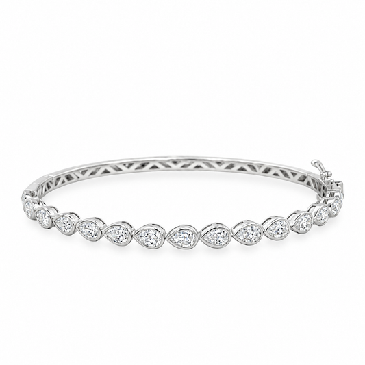 18Kt Bezeled Pear Diamond Bangle Bracelet